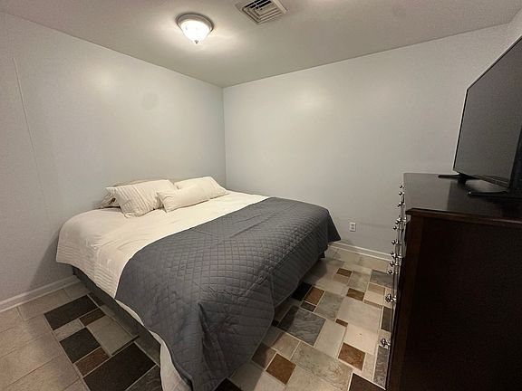 4th image of 218 N Martin Luther King Jr Dr