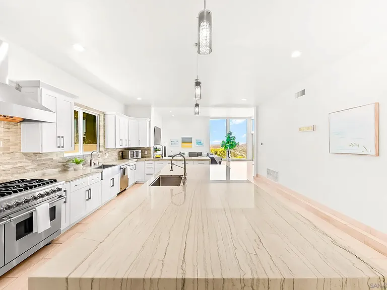 7256 Rue Michael — Photo 41