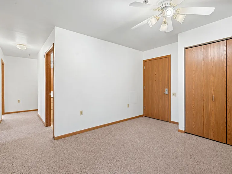 1085 Jaystone Ter — Photo 12
