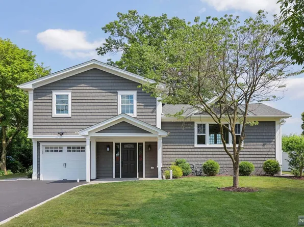 1785 Dakota St, Clark, NJ 07066