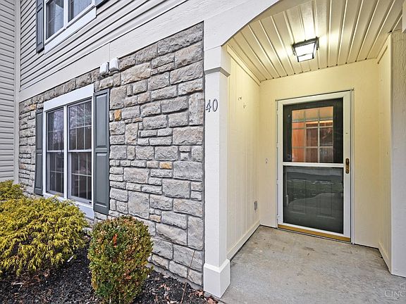 3rd image of 40 Ledgerwoods Dr