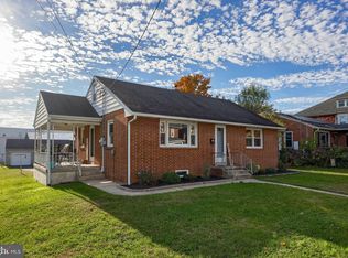411 S 4th St, Denver, PA 17517