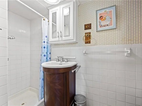 1715 East 35th Street image 20 of 32