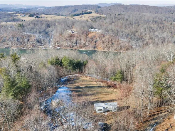 217 Rocky Rd #21, Barren Springs, VA 24313