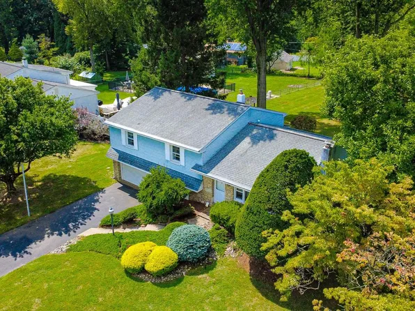 250 Stratford Dr, Churchville, PA 18966