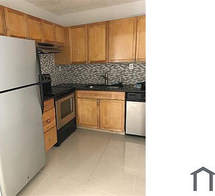 1st image of 909 Meadows Cir