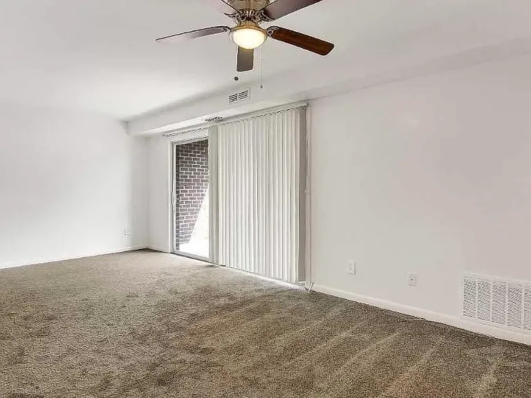 204 Cork Ln #T1 — Photo 6