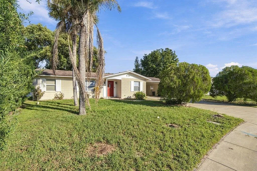 3 bed, 2.0 bath, 1194 sqft, $2,300 — Photo 3
