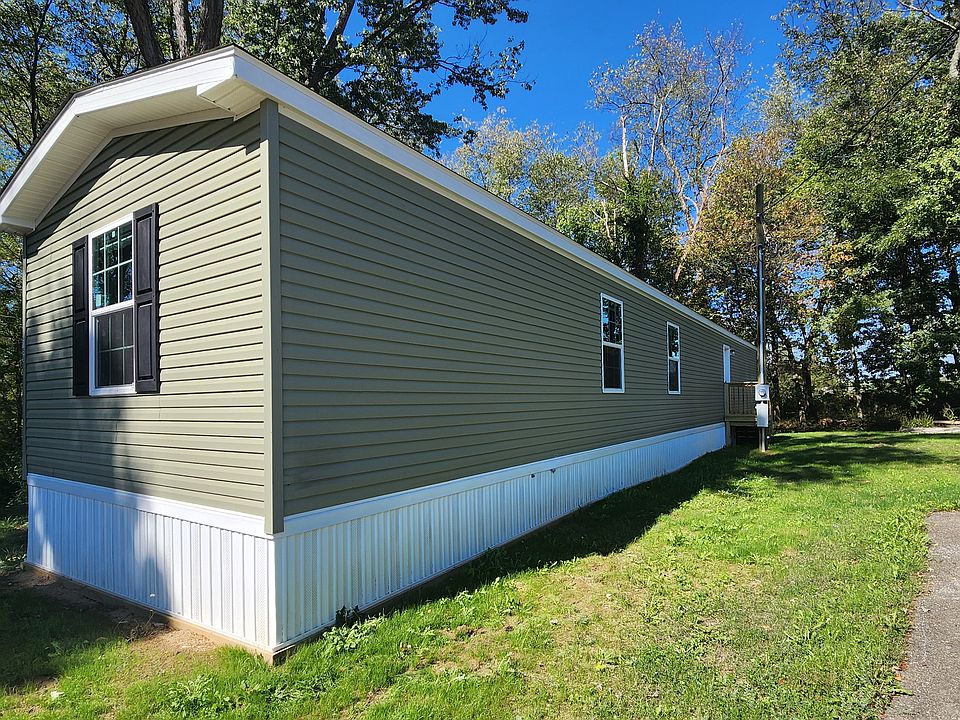 1st image of 158 Roundtop Cir