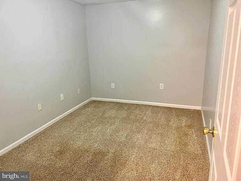 15413 Beachwater Ct — Photo 25