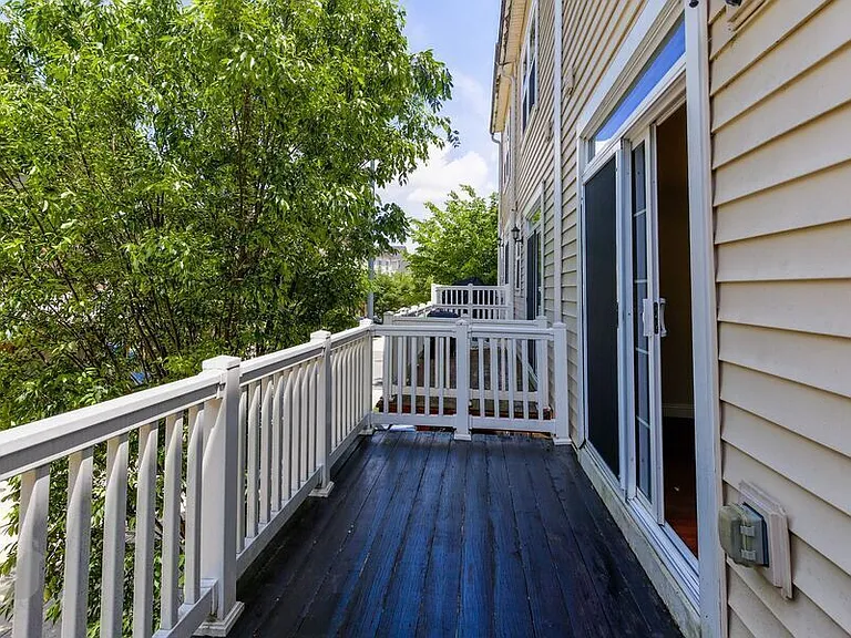 720 Barnes St NE — Photo 21