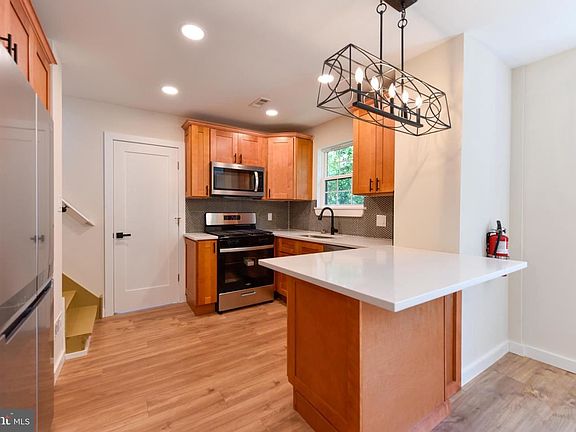 4th image of 623 N Garfield Ave
