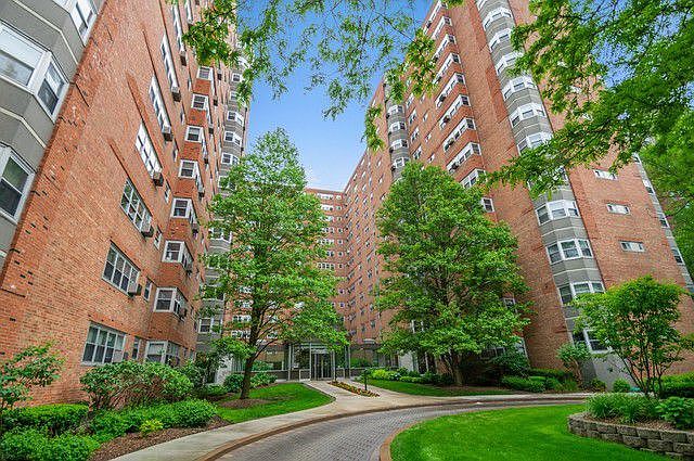 1st image of 4980 N Marine Dr APT 835