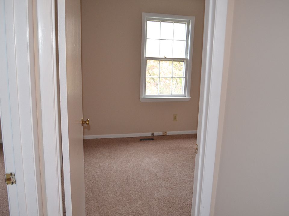2nd image of 3508 Nutmeg Pl