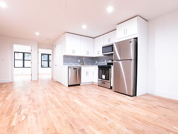 4th image of 127 Essex St #2