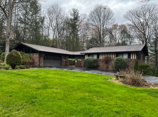 130 Brandon Rd, Hendersonville, NC 28739