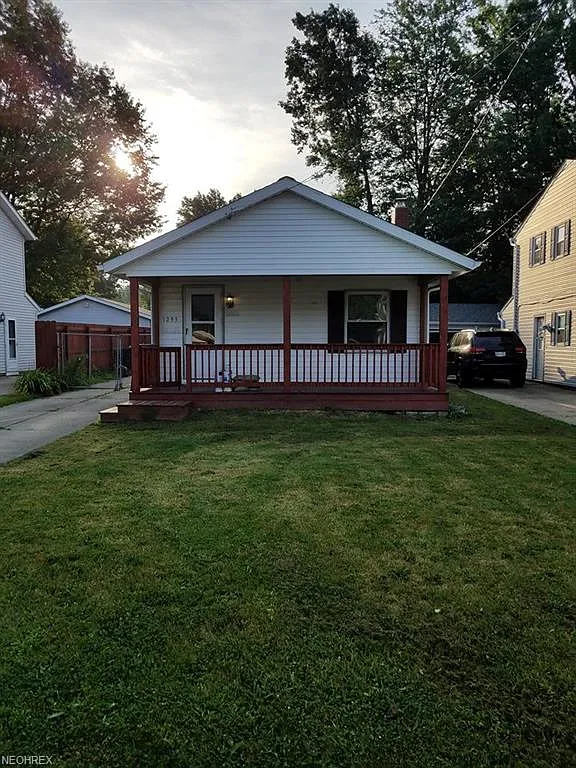 1293 E 351st St photo 1