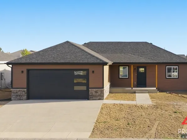 170 Royal Cir, Gillette, WY 82718
