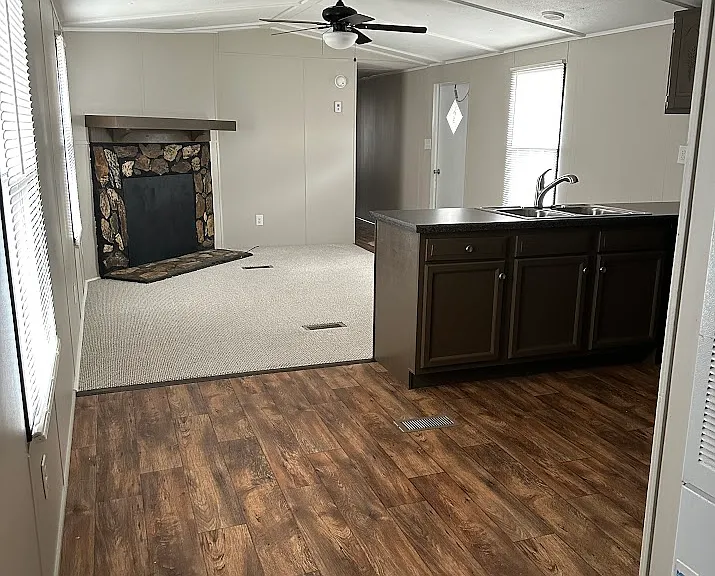 1083 Louisville Hwy — Photo 3