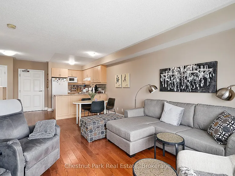 91 Raglan St #412 — Photo 14