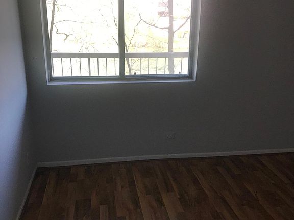 3rd image of 5960 Lake Bluff Dr Unit 202