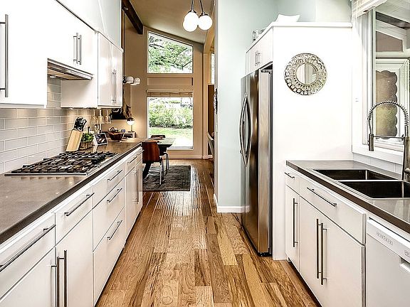 5th image of 508 S 114th St