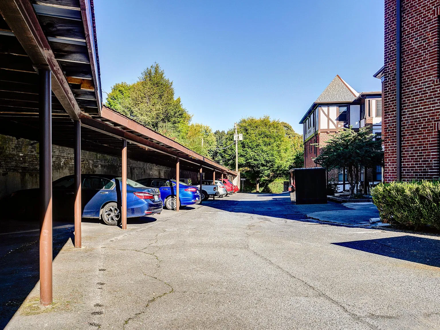 2 bed, 1.5 bath, 931 sqft, $1,500 — Photo 3