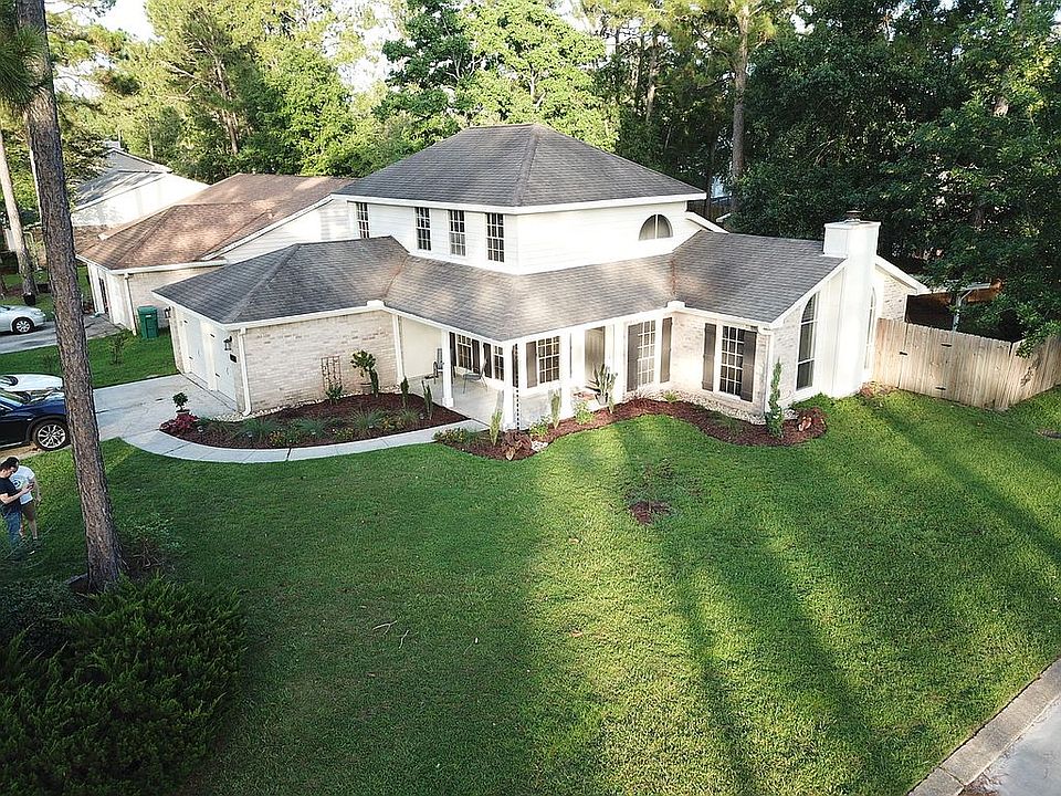 1st image of 110 Larchwood Dr