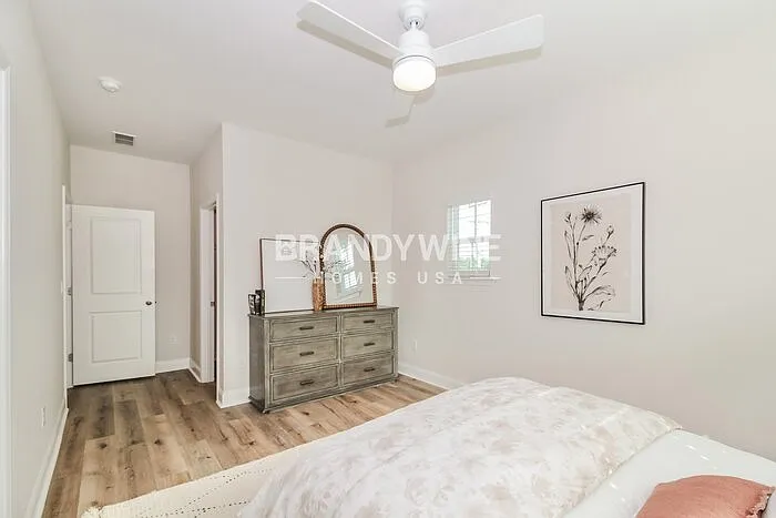 1076 Wildflower Dr — Photo 16
