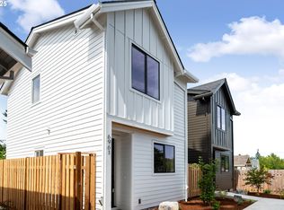 6961 NE Stanton St, Portland, OR 97213