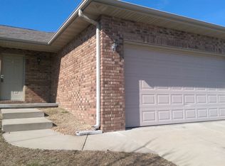1007 N 24th St, Ozark, MO 65721