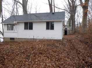 6050 W Guernsey Lake Rd, Delton, MI 49046