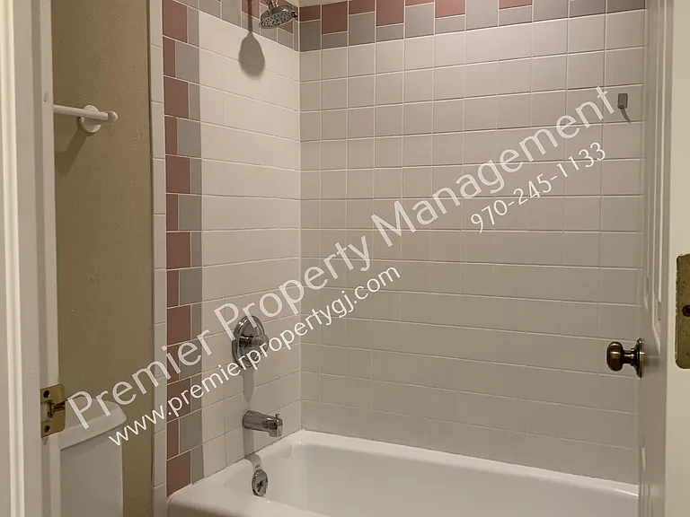 526 Rado Dr — Photo 10