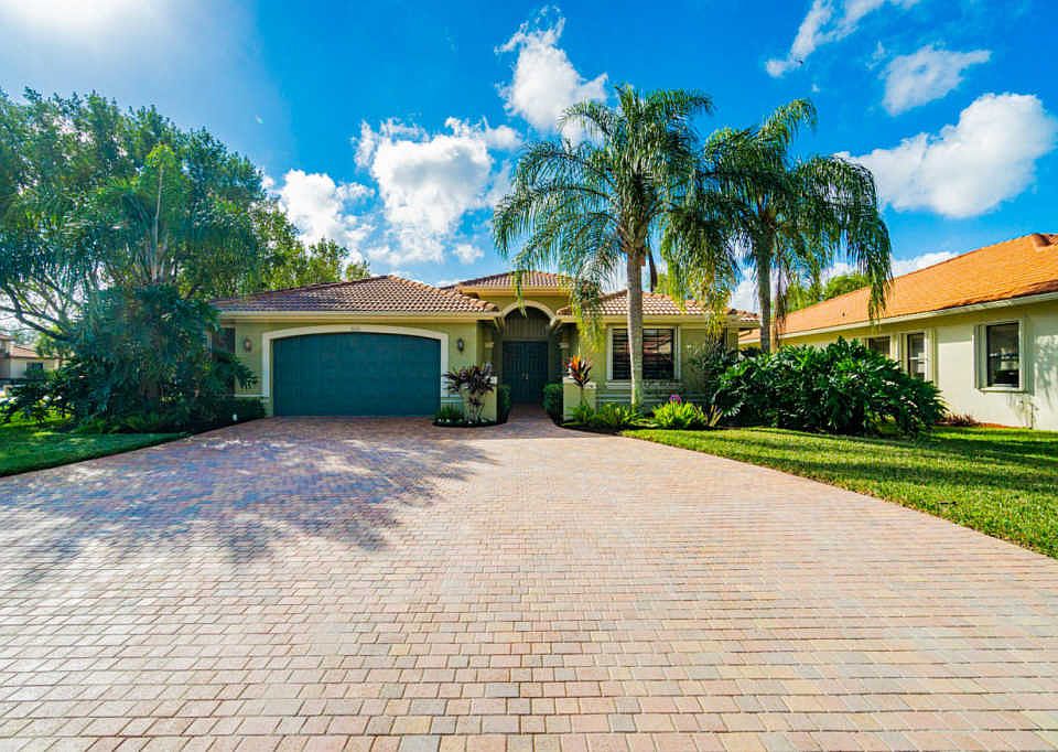 1st image of 9255 Isles Cay Dr