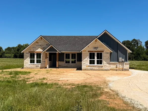 879 Pineview Cir, Jewett, TX 75846