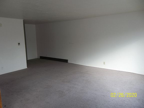 3rd image of 1180 S Burlington Blvd APT 4