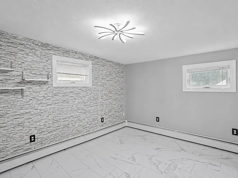 40 Olney Ave — Photo 26