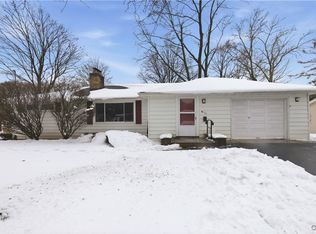 106 Haddonfield Dr, Syracuse, NY 13214