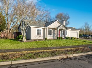 104 S Linden St, Cornelius, OR 97113