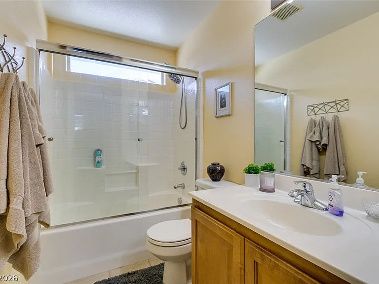 2619 Begonia Valley Ave — Photo 37