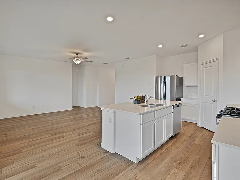 3204 Renaissance Dr — Photo 8