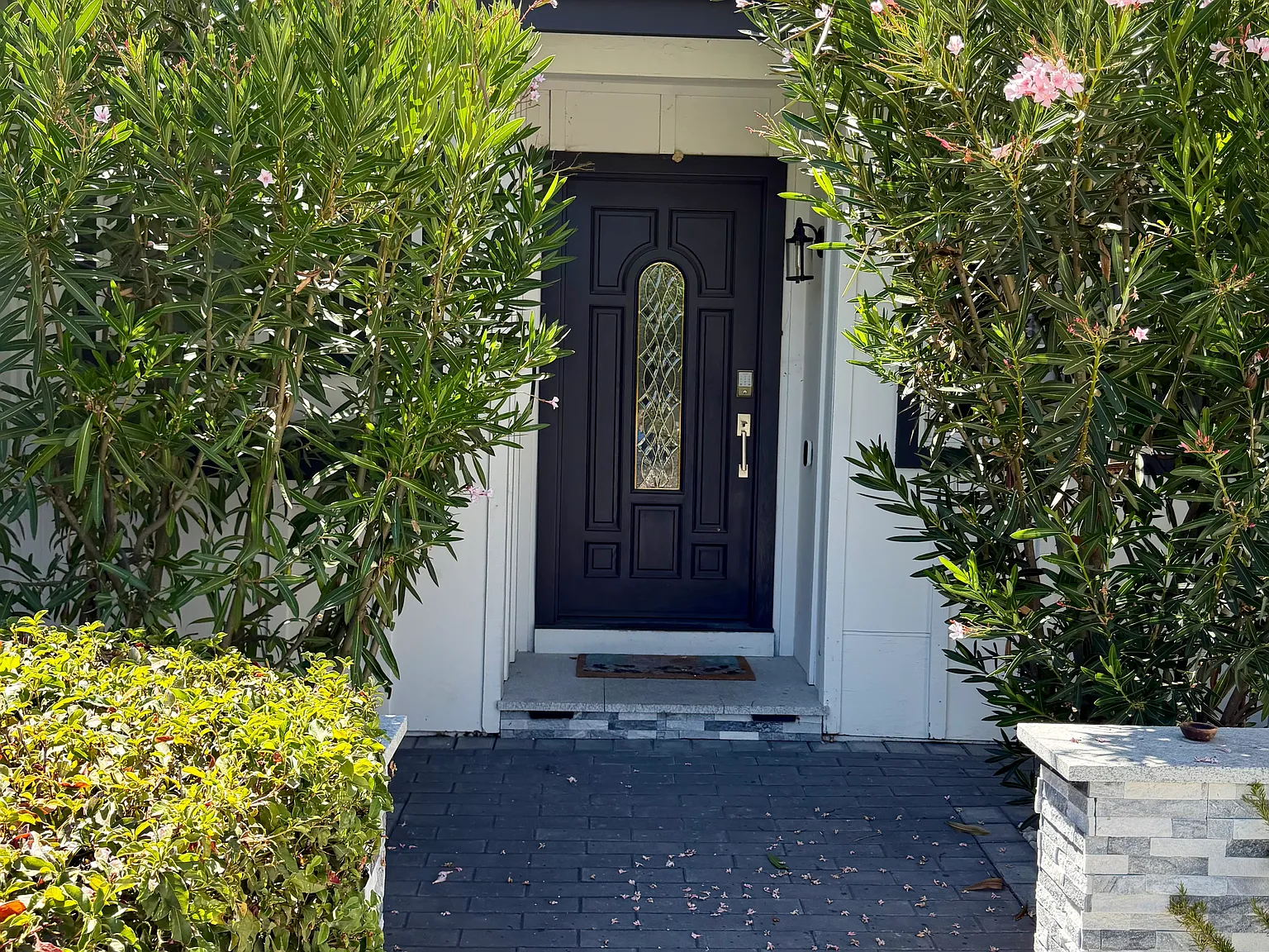 3 bed, 1988 sqft, $5,500 — Photo 2