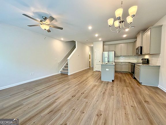 4th image of 129 Jaxton St