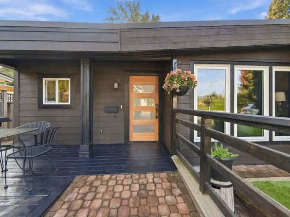 1432 Barberry Dr, Pt Coquitlam, BC V3B 1G3