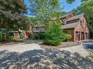 28 Green Hill Rd, Chester, NJ 07930