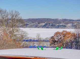 945 Osprey Blvd, Bayport, MN 55003