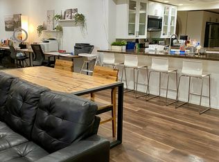 21056 Chatsworth St, Chatsworth, CA 91311