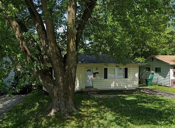 3rd image of 10521 Duke Dr