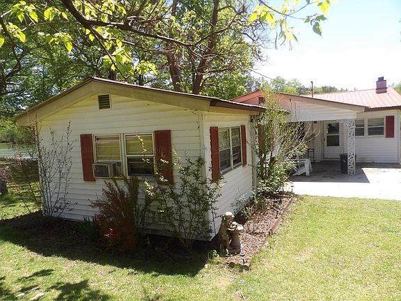 4th image of 556 E Lakeshore Dr