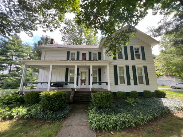 310 E Unadilla St, Pinckney, MI 48169